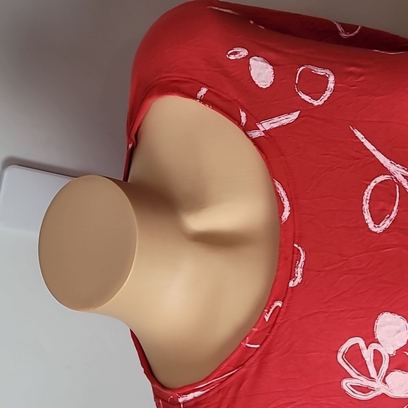 Chalet et ceci Mackenzie Top in Carmine Print ~ Crinkle Top - Picture 9 of 16